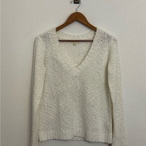 L'Agence Women's Small V Neck White Bouncle Pullover Sweater